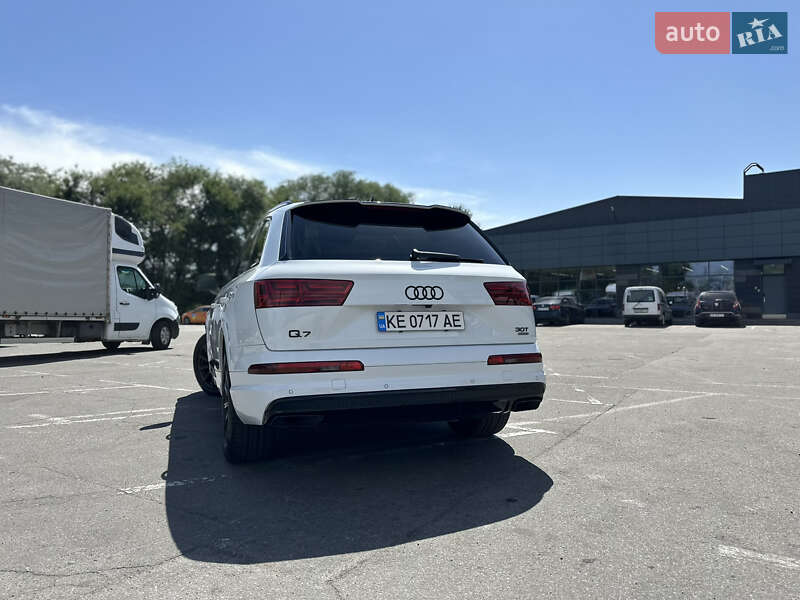 Внедорожник / Кроссовер Audi Q7 2016 в Днепре