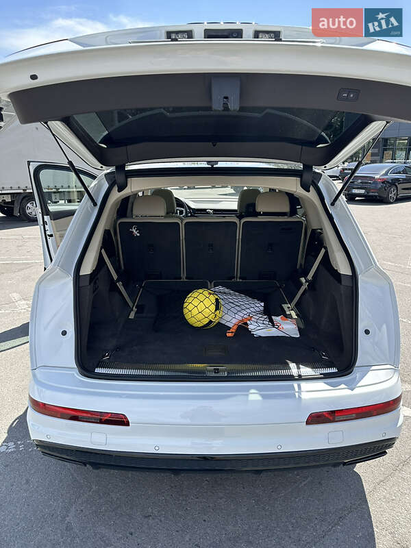 Внедорожник / Кроссовер Audi Q7 2016 в Днепре