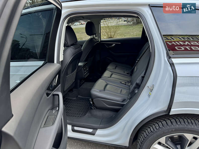 Внедорожник / Кроссовер Audi Q7 2023 в Киеве