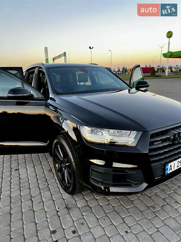 Позашляховик / Кросовер Audi Q7 2017 в 