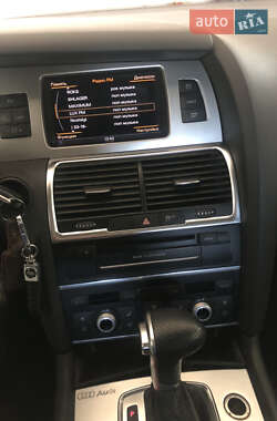 Внедорожник / Кроссовер Audi Q7 2014 в 