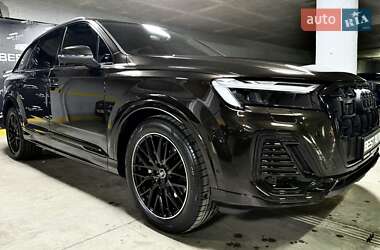 Внедорожник / Кроссовер Audi Q7 2024 в 