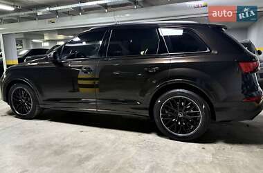 Внедорожник / Кроссовер Audi Q7 2024 в 