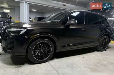 Внедорожник / Кроссовер Audi Q7 2024 в 