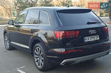 Внедорожник / Кроссовер Audi Q7 2017 в 