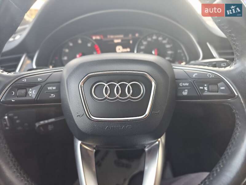 Позашляховик / Кросовер Audi Q7 2017 в Києві