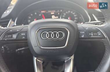 Внедорожник / Кроссовер Audi Q7 2017 в 