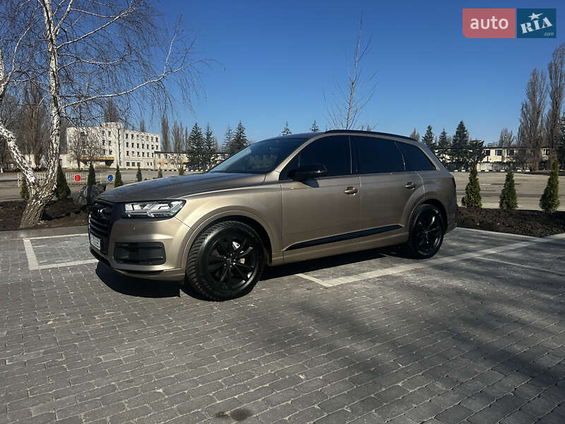 Внедорожник / Кроссовер Audi Q7 2018 в Киеве