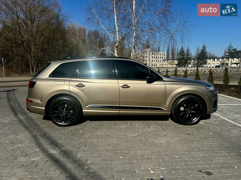 Внедорожник / Кроссовер Audi Q7 2018 в Киеве