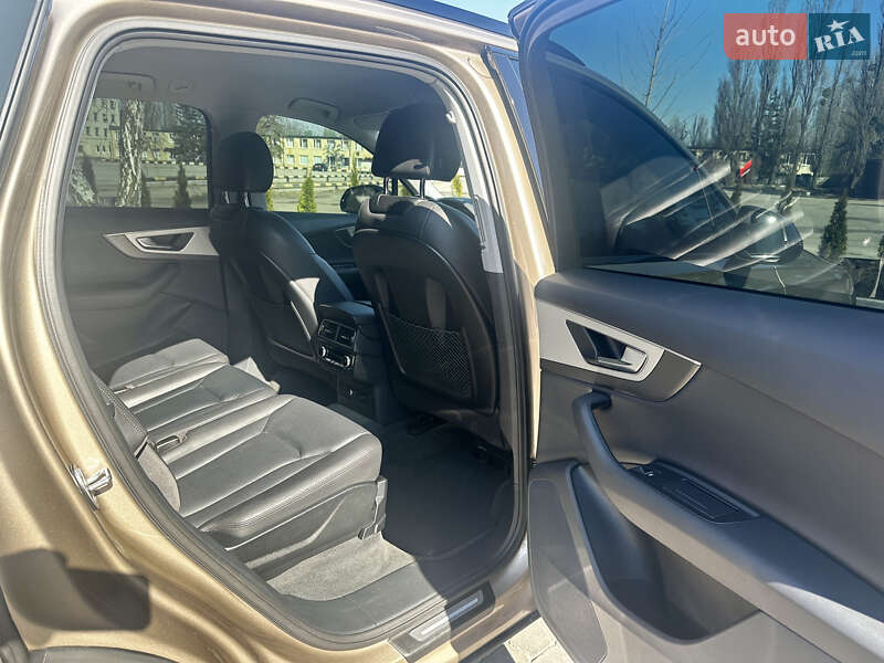 Внедорожник / Кроссовер Audi Q7 2018 в Киеве