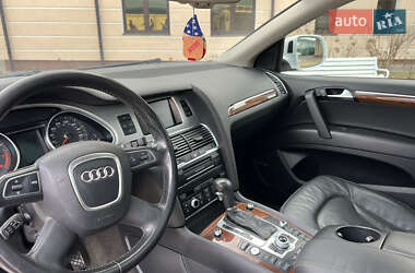 Внедорожник / Кроссовер Audi Q7 2010 в 