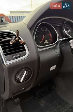 Внедорожник / Кроссовер Audi Q7 2012 в 