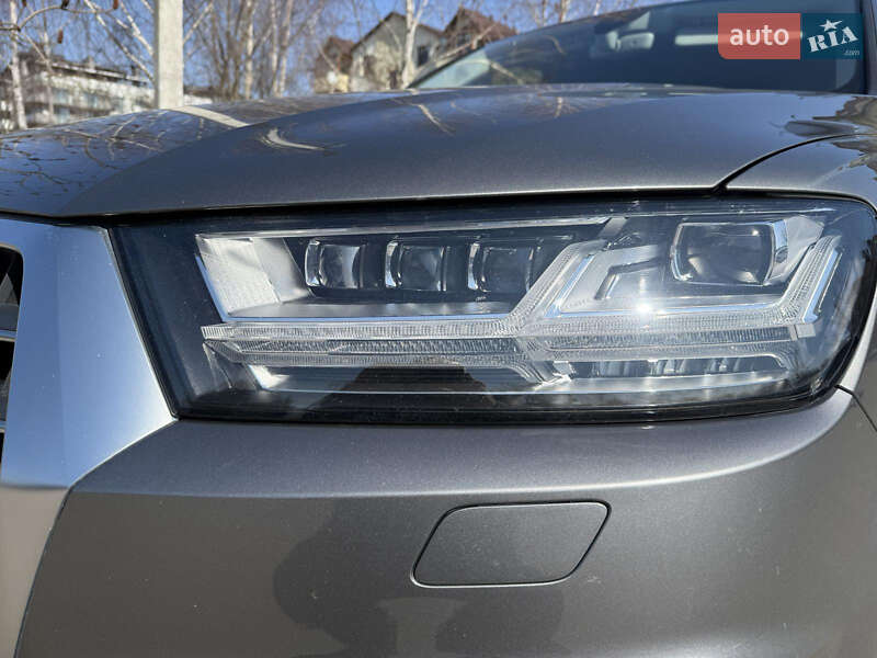 Внедорожник / Кроссовер Audi Q7 2015 в Ровно