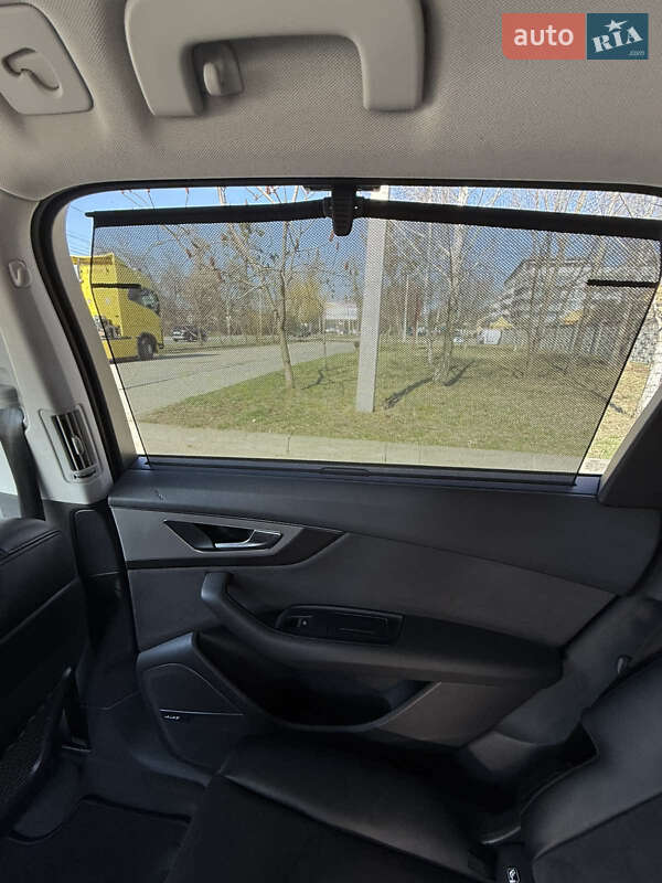 Внедорожник / Кроссовер Audi Q7 2015 в Ровно