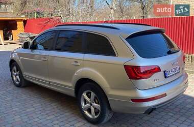Внедорожник / Кроссовер Audi Q7 2010 в 