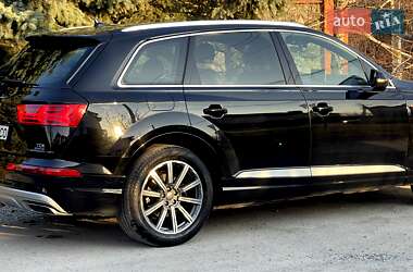 Внедорожник / Кроссовер Audi Q7 2017 в 