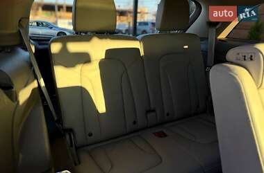 Внедорожник / Кроссовер Audi Q7 2014 в 