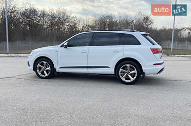 Внедорожник / Кроссовер Audi Q7 2018 в 