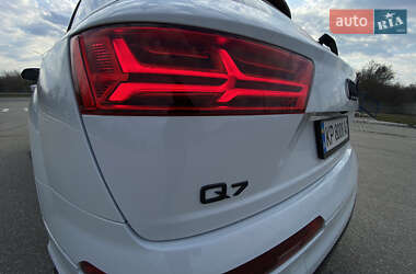 Внедорожник / Кроссовер Audi Q7 2018 в 