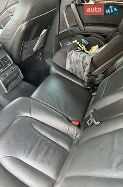 Внедорожник / Кроссовер Audi Q7 2012 в 