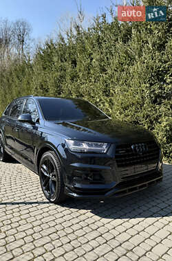 Внедорожник / Кроссовер Audi Q7 2016 в 
