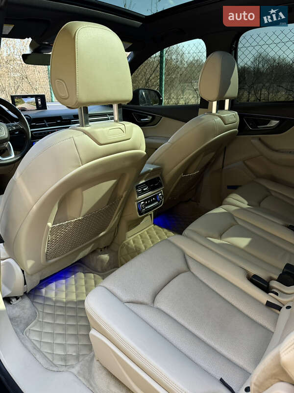 Внедорожник / Кроссовер Audi Q7 2016 в Львове