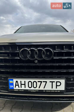 Внедорожник / Кроссовер Audi Q7 2016 в 