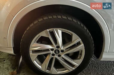 Внедорожник / Кроссовер Audi Q7 2023 в 