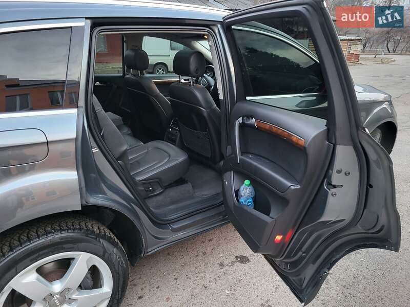 Позашляховик / Кросовер Audi Q7 2014 в Чернігові