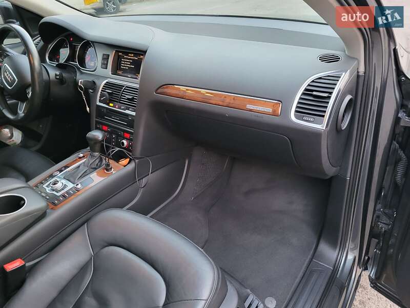 Позашляховик / Кросовер Audi Q7 2014 в Чернігові