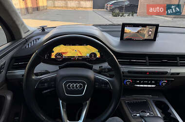 Позашляховик / Кросовер Audi Q7 2019 в 