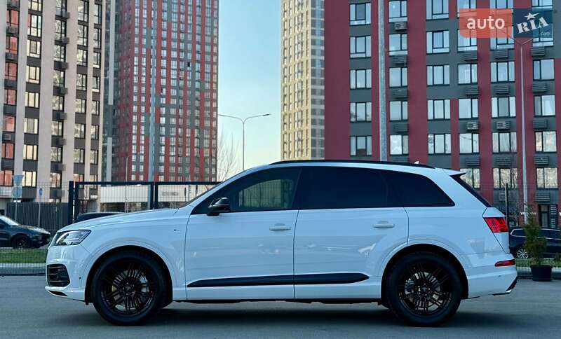 Позашляховик / Кросовер Audi Q7 2015 в Києві
