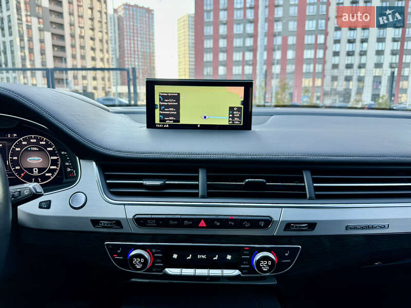 Позашляховик / Кросовер Audi Q7 2015 в Києві