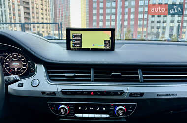 Внедорожник / Кроссовер Audi Q7 2015 в 