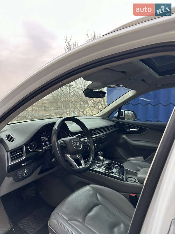 Позашляховик / Кросовер Audi Q7 2017 в Запоріжжі