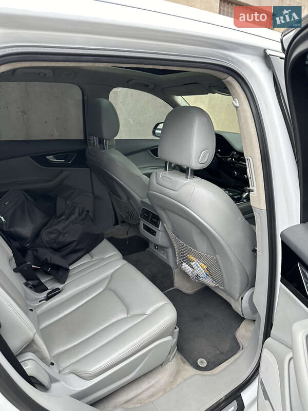 Позашляховик / Кросовер Audi Q7 2017 в Запоріжжі