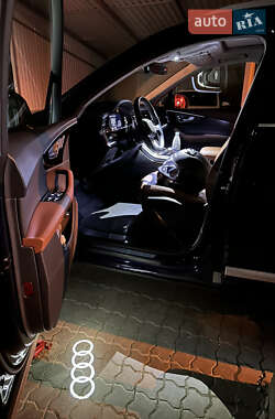 Внедорожник / Кроссовер Audi Q7 2021 в 