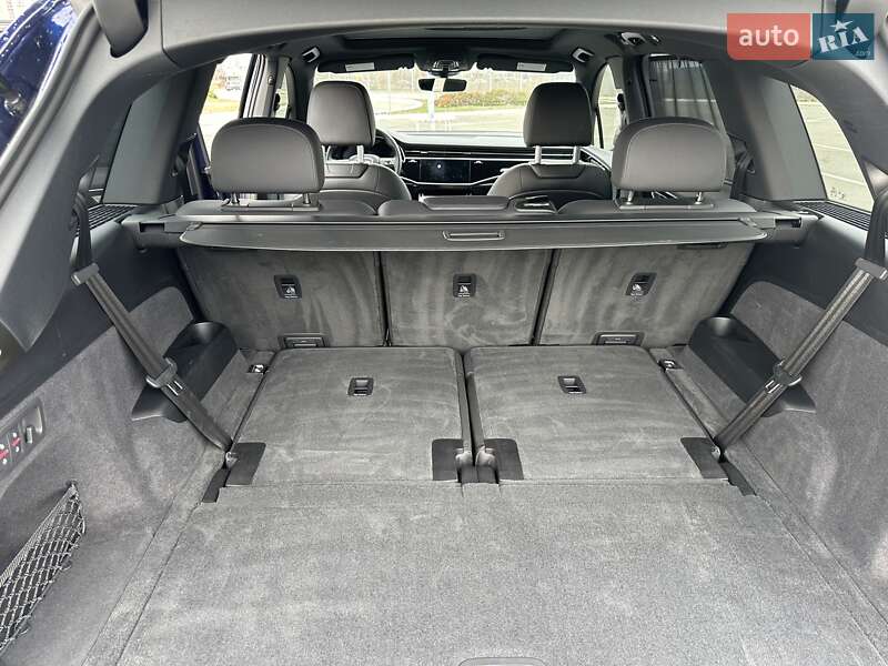 Внедорожник / Кроссовер Audi Q7 2023 в Киеве