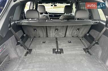 Позашляховик / Кросовер Audi Q7 2023 в 