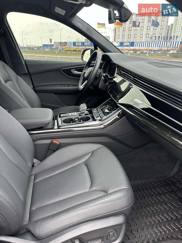 Внедорожник / Кроссовер Audi Q7 2023 в Киеве