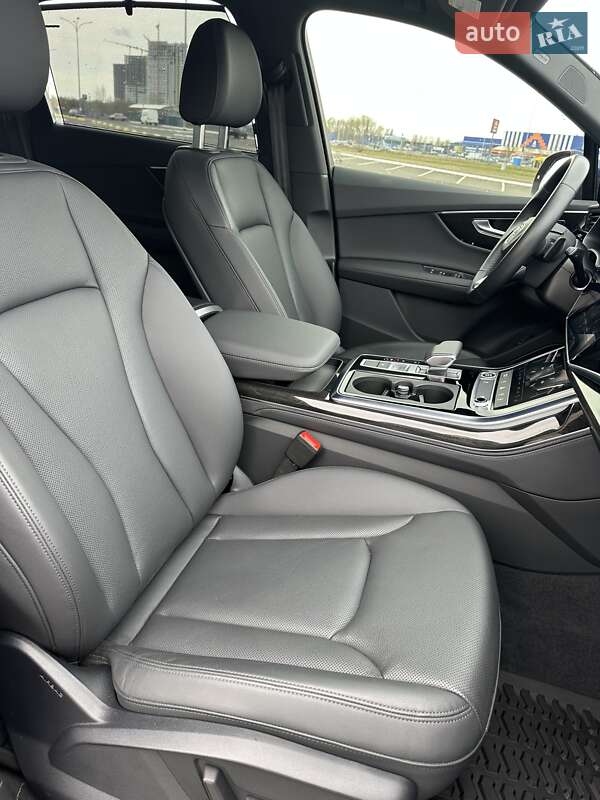 Внедорожник / Кроссовер Audi Q7 2023 в Киеве