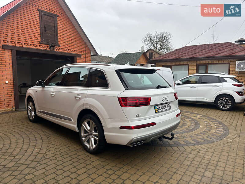 Внедорожник / Кроссовер Audi Q7 2015 в Хмельницком