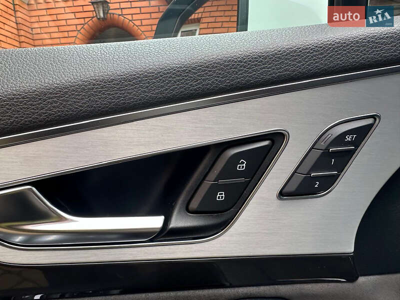 Внедорожник / Кроссовер Audi Q7 2015 в Хмельницком