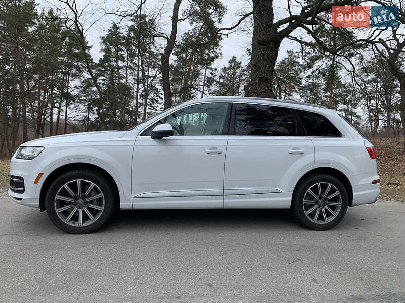 Внедорожник / Кроссовер Audi Q7 2018 в Киеве