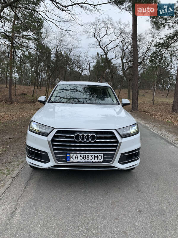 Внедорожник / Кроссовер Audi Q7 2018 в Киеве