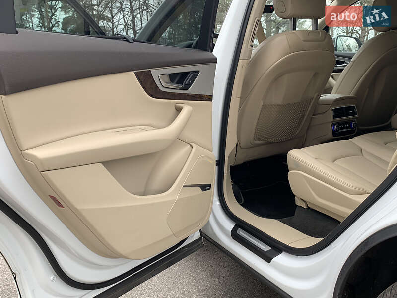 Внедорожник / Кроссовер Audi Q7 2018 в Киеве