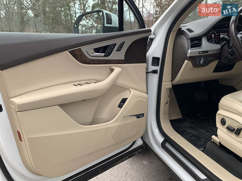 Внедорожник / Кроссовер Audi Q7 2018 в Киеве