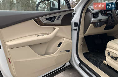 Внедорожник / Кроссовер Audi Q7 2018 в 