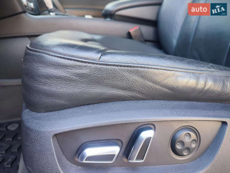 Внедорожник / Кроссовер Audi Q7 2012 в Одессе
