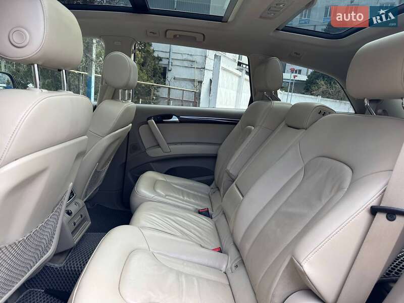Внедорожник / Кроссовер Audi Q7 2011 в Одессе
